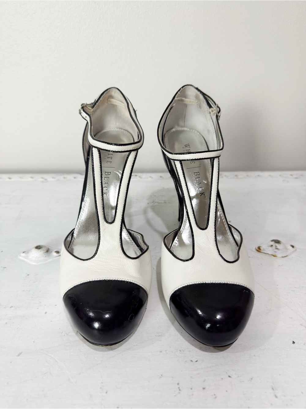 White House Black Market Women's / Patent T-Strap Pumps Size 10